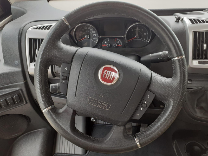 B 588 CD