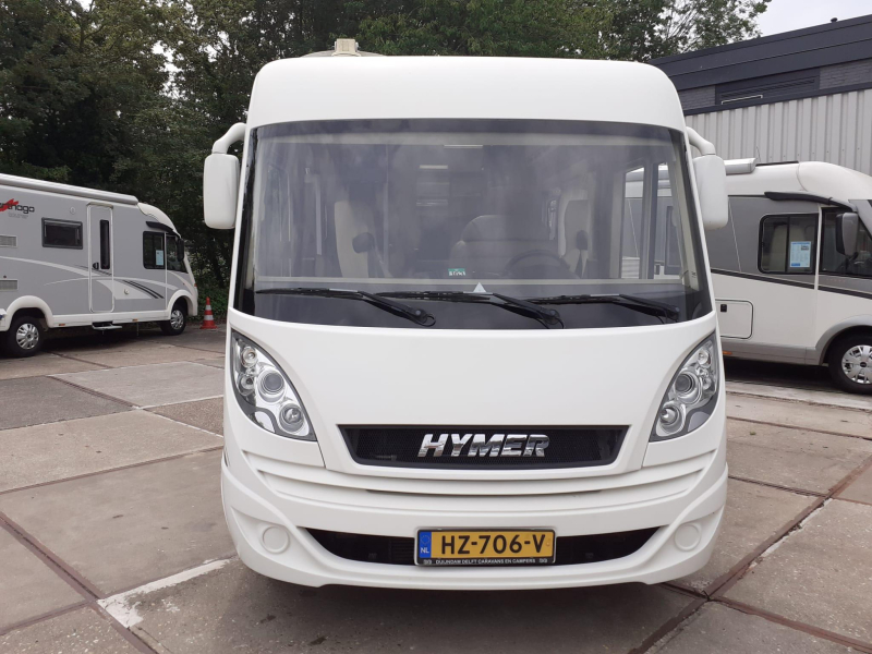 B 588 CD