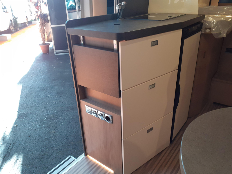 Van Compact 600 LE